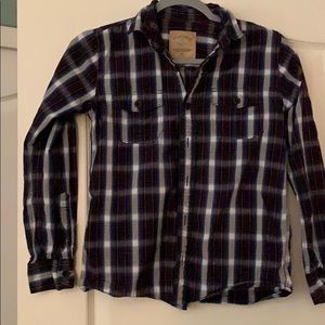 Long sleeve, plaid button up